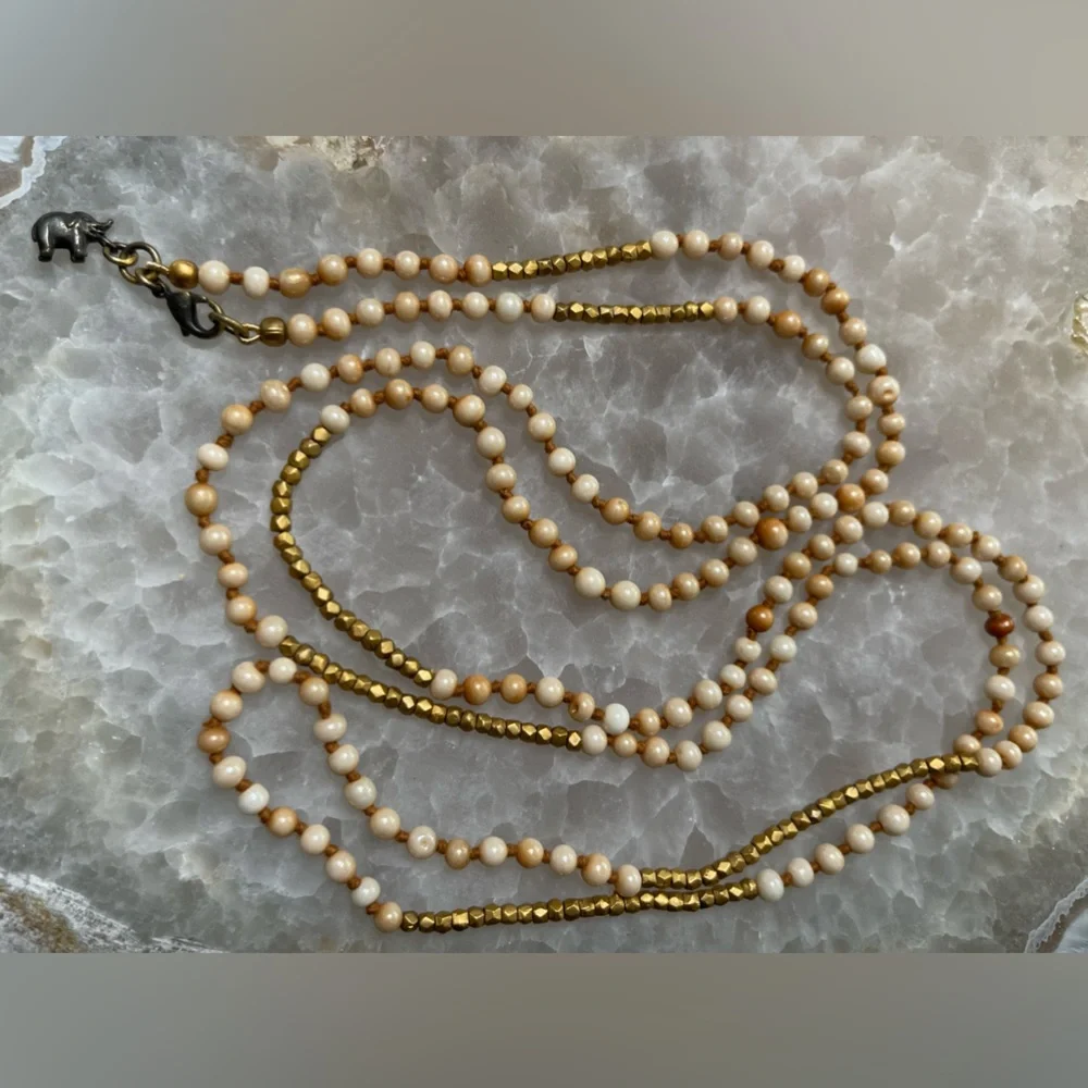 Vintage Banana Republic beaded necklace 48”